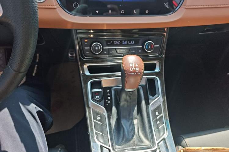 Used Geely Auto Vision S1 2018 1.4T CVT FENGXING Model Gear Lever