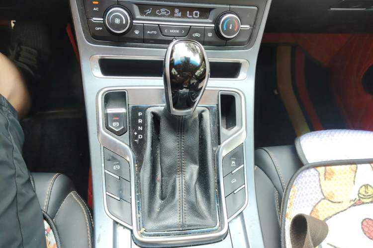 Used Geely Auto Vision S1 2018 1.4T CVT FENGXING Model Gear Lever