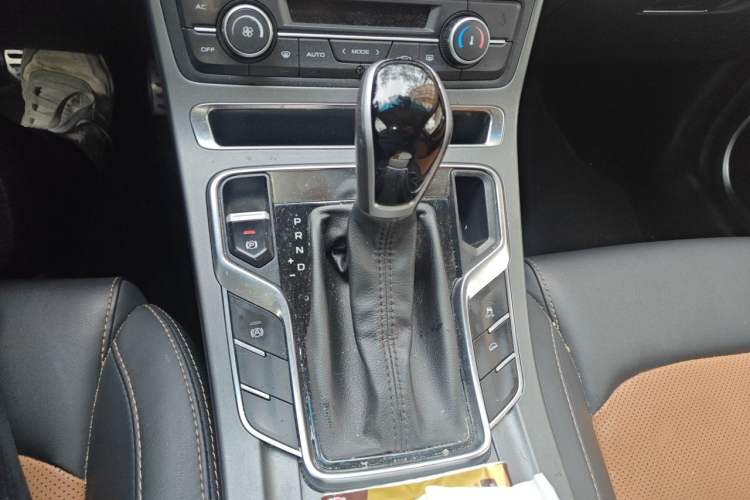 Used Geely Auto Vision S1 2018 1.4T CVT FENGXING Model Gear Lever