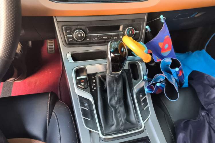 Used Geely Auto Vision S1 2018 1.4T CVT FENGXING Model Gear Lever