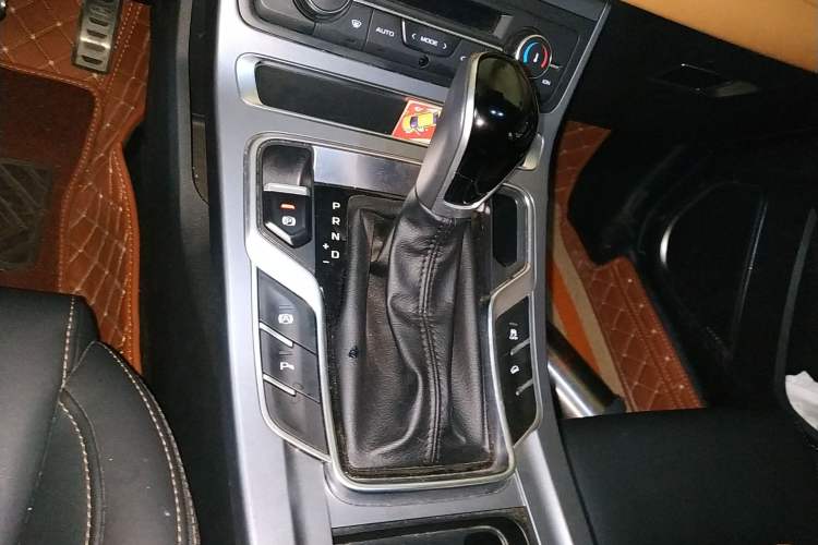 Used Geely Auto Vision S1 2018 1.4T CVT Fēngruì Model Gear Lever