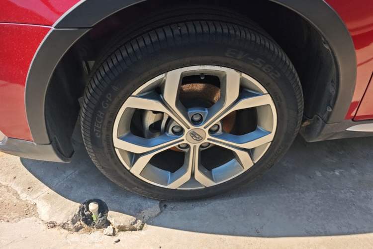 Used Geely Auto Vision S1 2018 1.4T CVT FENGXING Model Left Front Wheel Hub