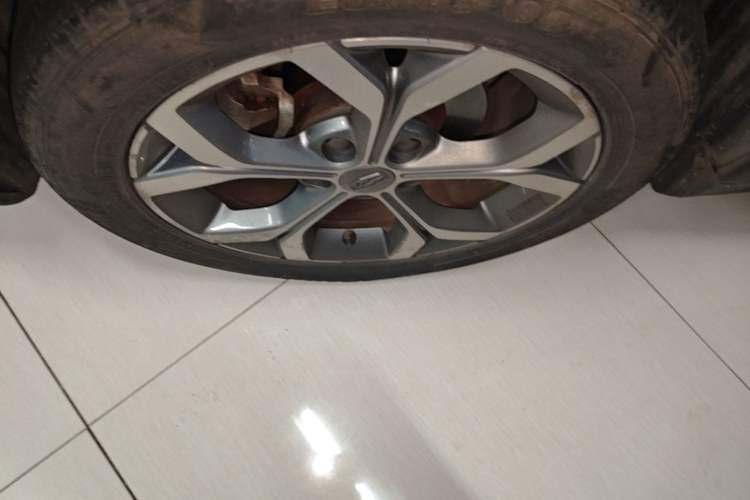 Used Geely Auto Vision S1 2018 1.4T CVT FENGXING Model Left Front Wheel Hub