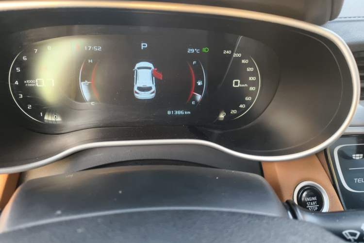 Used Geely Auto Vision S1 2018 1.4T CVT FENGXING Model Odometer Close Up