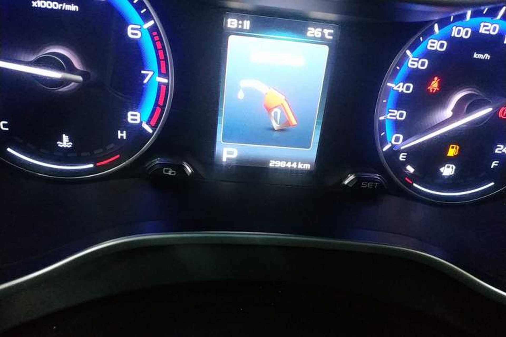 Used Geely Auto Vision S1 2018 1.4T CVT Fengchi Model Odometer Close Up
