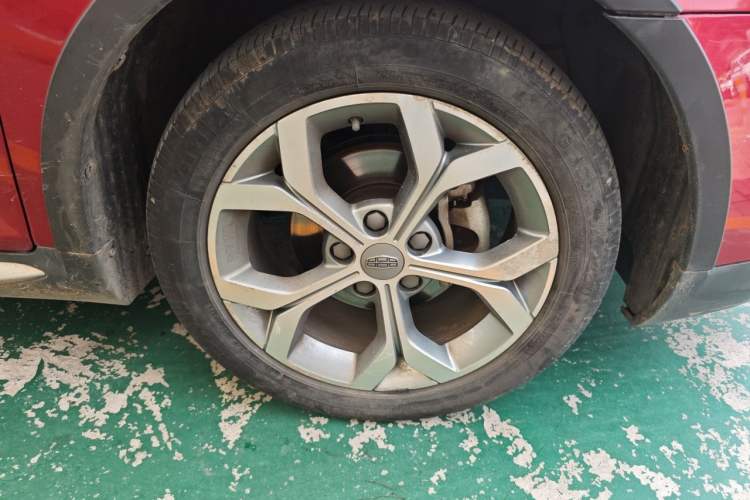 Used Geely Auto Vision S1 2018 1.4T CVT FENGXING Model Right Front Wheel Hub