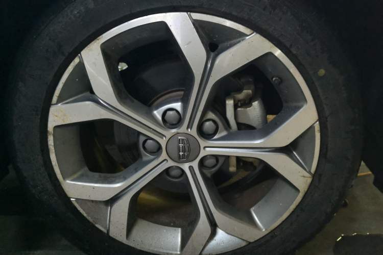 Used Geely Auto Vision S1 2018 1.4T CVT FENGXING Model Right Front Wheel Hub