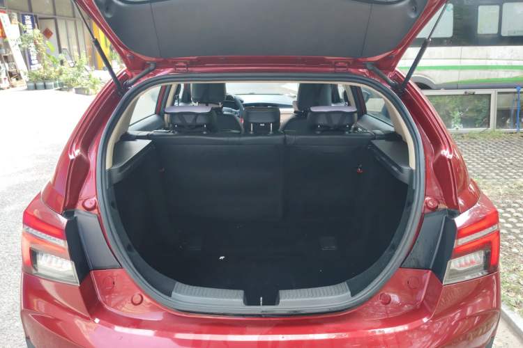 Used Geely Auto Vision S1 2018 1.4T CVT FENGXING Model Trunk