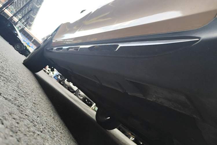 Used Geely Auto Vision S1 2018 1.4T CVT Fēngruì Model Right Side Sill