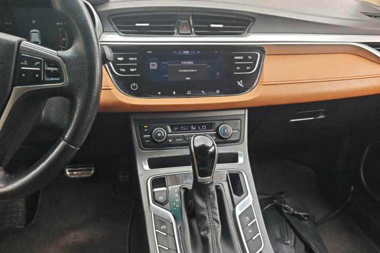 Used Geely Auto Vision S1 2018 1.4T CVT FENGXING Model Audio And AC Panel