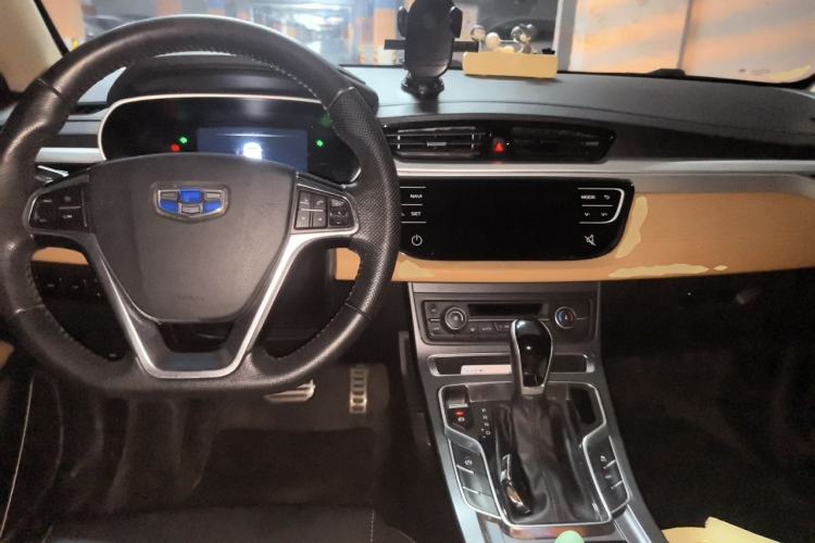 Used Geely Auto Vision S1 2018 1.4T CVT FENGXING Model Center Console