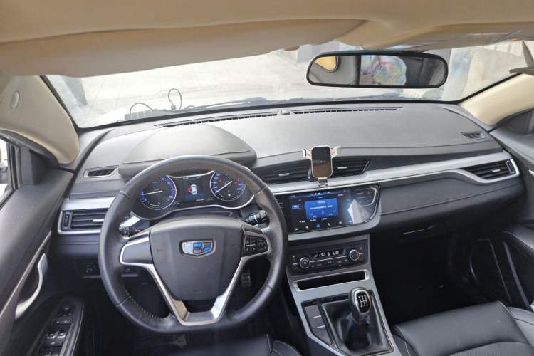 Used Geely Auto Vision S1 2018 1.5L Manual Fong Chi Model Center Console