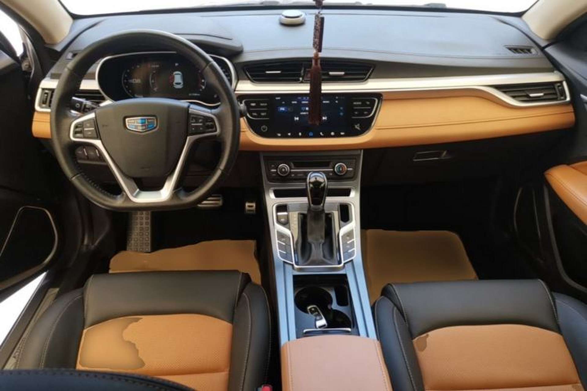 Used Geely Auto Vision S1 2018 1.4T CVT FENGXING Model Center Console