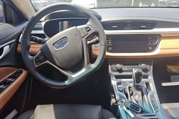 Used Geely Auto Vision S1 2018 1.4T CVT FENGXING Model Center Console