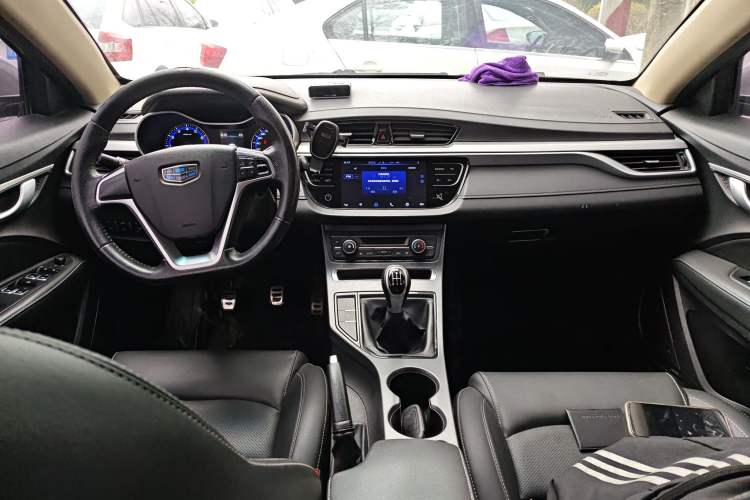 Used Geely Auto Vision S1 2018 1.5L Manual Fong Chi Model Center Console