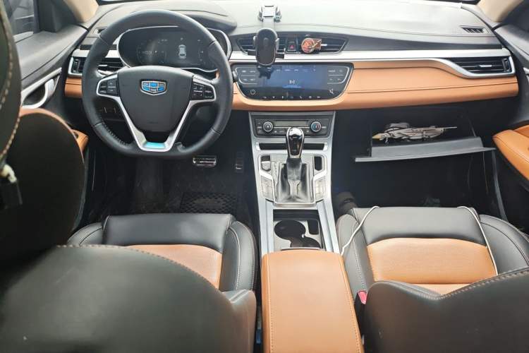 Used Geely Auto Vision S1 2018 1.4T CVT FENGXING Model Center Console