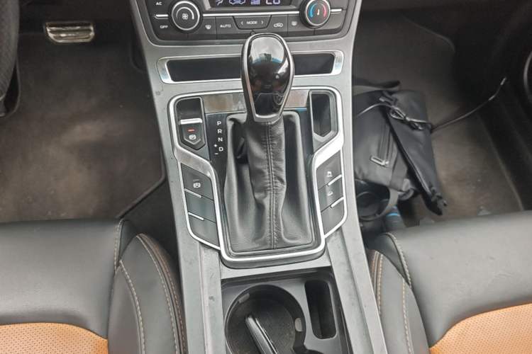 Used Geely Auto Vision S1 2018 1.4T CVT FENGXING Model Gear Lever