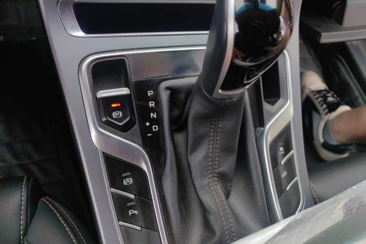Used Geely Auto Vision S1 2018 1.4T CVT Fēngruì Model Gear Lever