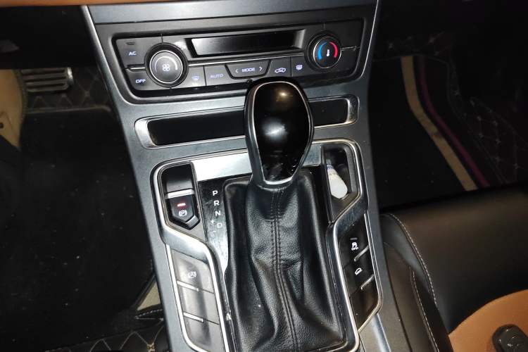 Used Geely Auto Vision S1 2018 1.4T CVT Fengchi Model Gear Lever