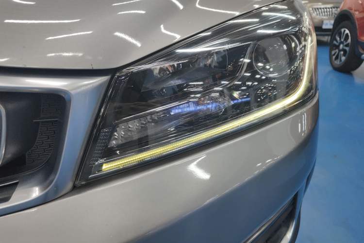 Used Geely Auto Vision S1 2018 1.4T CVT FENGXING Model Left Front Headlight