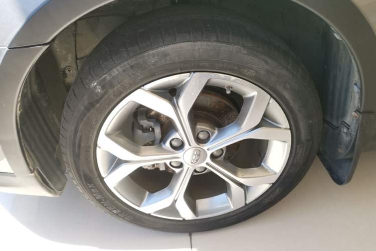 Used Geely Auto Vision S1 2018 1.4T CVT FENGXING Model Left Front Wheel Hub