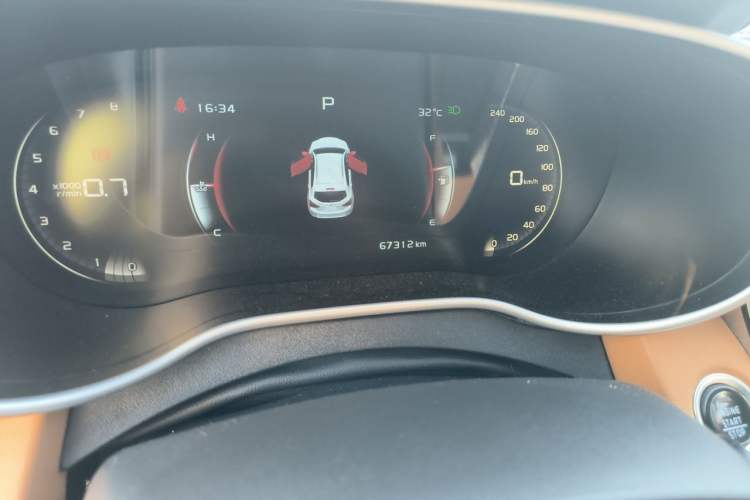 Used Geely Auto Vision S1 2018 1.4T CVT FENGXING Model Odometer Close Up