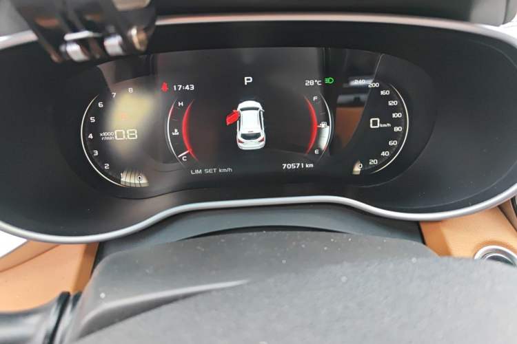 Used Geely Auto Vision S1 2018 1.4T CVT Fēngruì Model Odometer Close Up