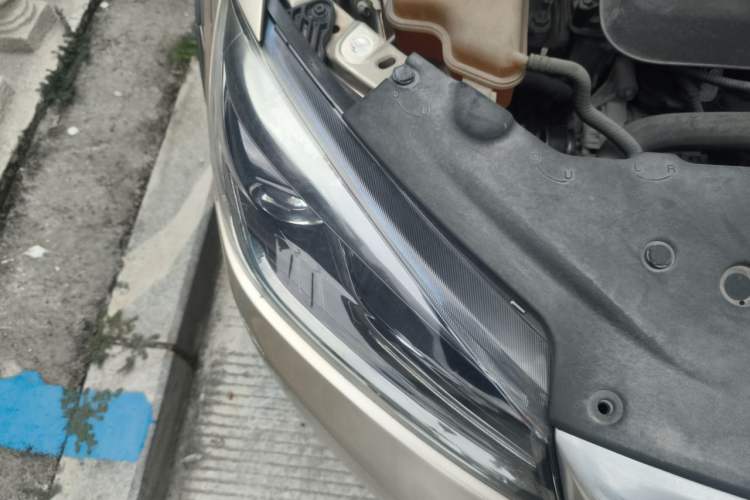 Used Geely Auto Vision S1 2018 1.4T CVT FENGXING Model Right Front Headlight