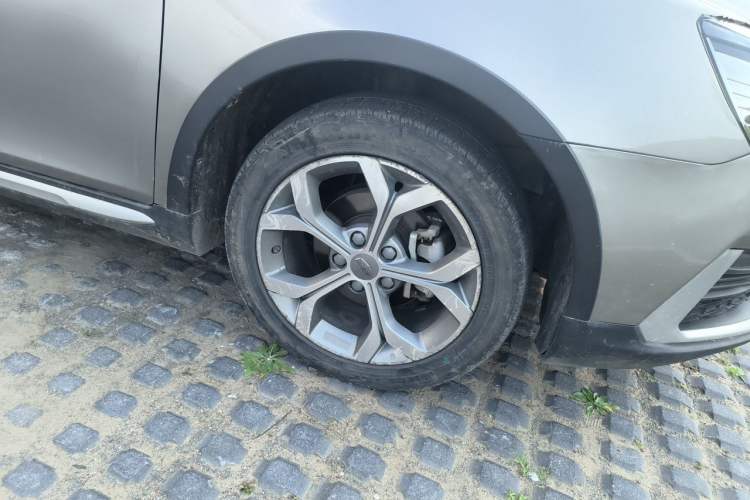 Used Geely Auto Vision S1 2018 1.4T CVT FENGXING Model Right Front Wheel Hub