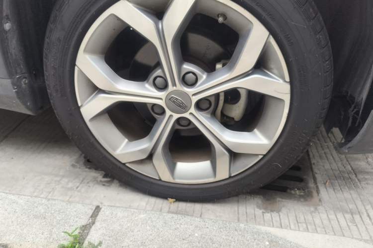 Used Geely Auto Vision S1 2018 1.4T CVT FENGXING Model Right Front Wheel Hub
