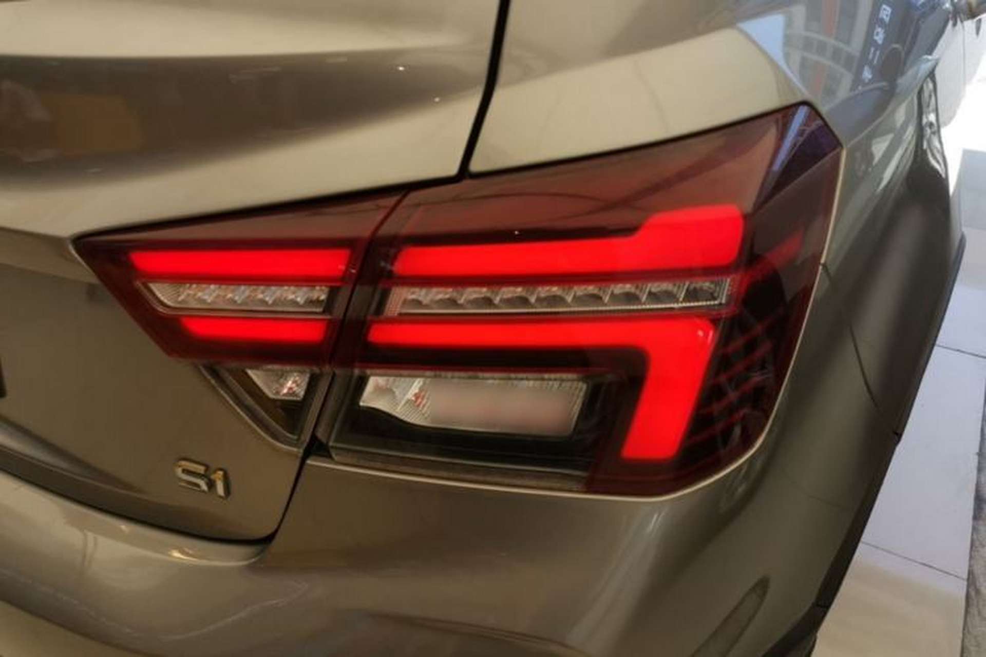 Used Geely Auto Vision S1 2018 1.4T CVT FENGXING Model Right Rear Taillight