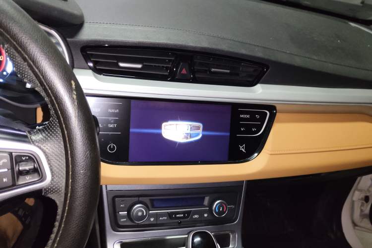 Used Geely Auto Vision S1 2018 1.4T CVT FENGXING Model Audio And AC Panel
