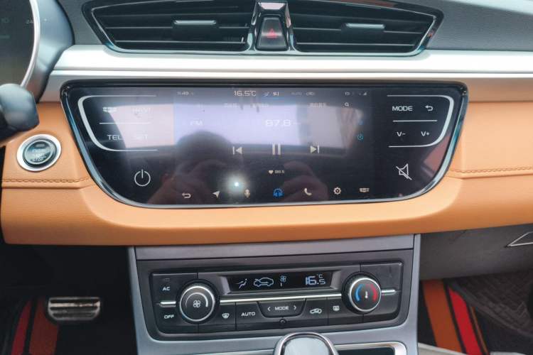 Used Geely Auto Vision S1 2018 1.4T CVT FENGXING Model Audio And AC Panel