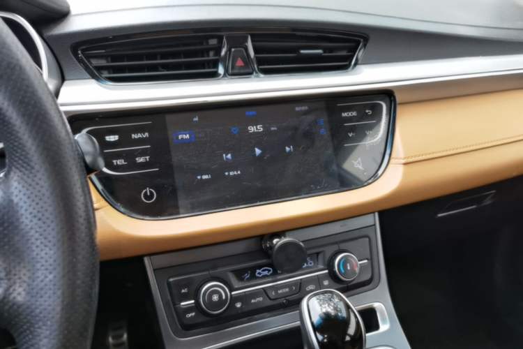 Used Geely Auto Vision S1 2018 1.4T CVT Fengchi Model Audio And AC Panel