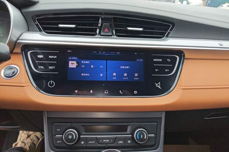 Used Geely Auto Vision S1 2018 1.4T CVT FENGXING Model Audio And AC Panel