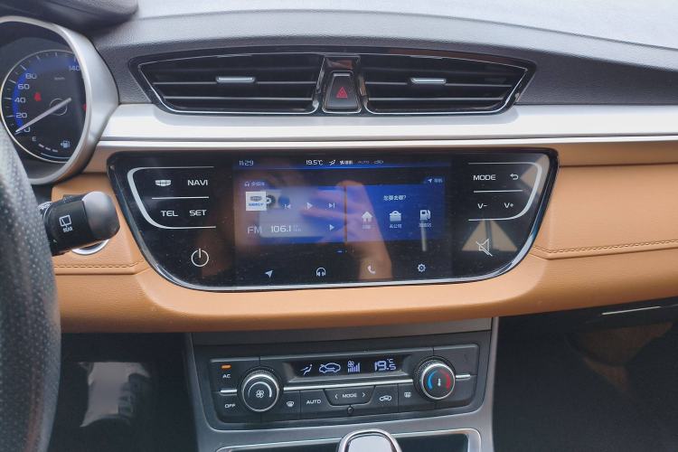 Used Geely Auto Vision S1 2018 1.4T CVT Fengchi Model Audio And AC Panel