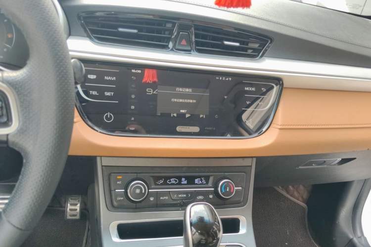Used Geely Auto Vision S1 2018 1.4T CVT FENGXING Model Audio And AC Panel