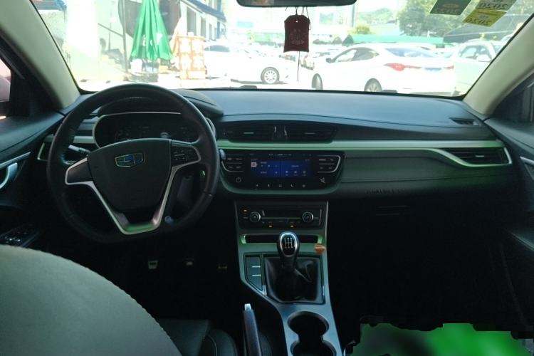 Used Geely Auto Vision S1 2018 1.5L Manual FENGXING Model Center Console