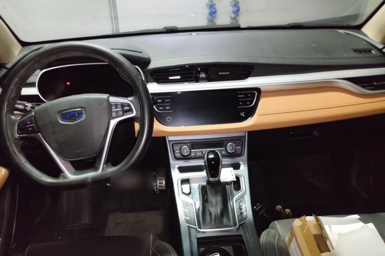 Used Geely Auto Vision S1 2018 1.4T CVT FENGXING Model Center Console