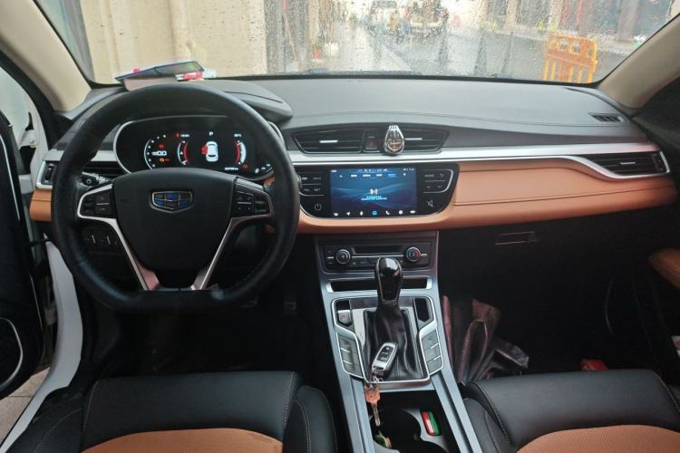 Used Geely Auto Vision S1 2018 1.4T CVT FENGXING Model Center Console