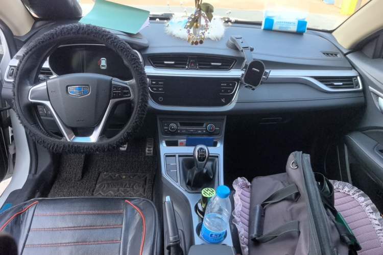 Used Geely Auto Vision S1 2018 1.5L Manual FENGXING Model Center Console