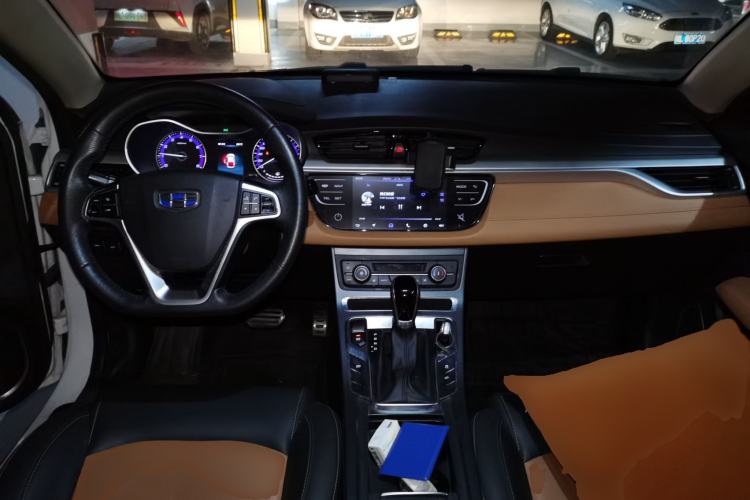 Used Geely Auto Vision S1 2018 1.4T CVT Fengchi Model Center Console