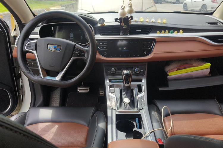 Used Geely Auto Vision S1 2018 1.5L CVT FENGXING Model Center Console