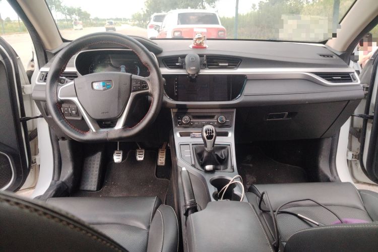 Used Geely Auto Vision S1 2018 1.5L Manual FENGXING Model Center Console