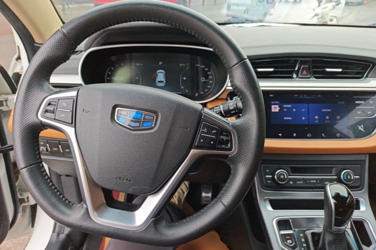 Used Geely Auto Vision S1 2018 1.4T CVT FENGXING Model Center Console