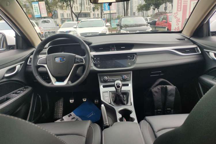 Used Geely Auto Vision S1 2018 1.5L Manual FENGXING Model Center Console