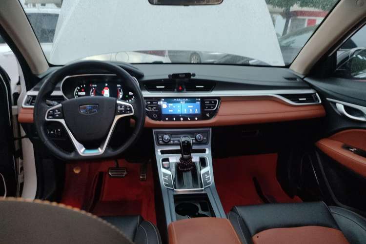Used Geely Auto Vision S1 2018 1.5L CVT FENGXING Model Center Console