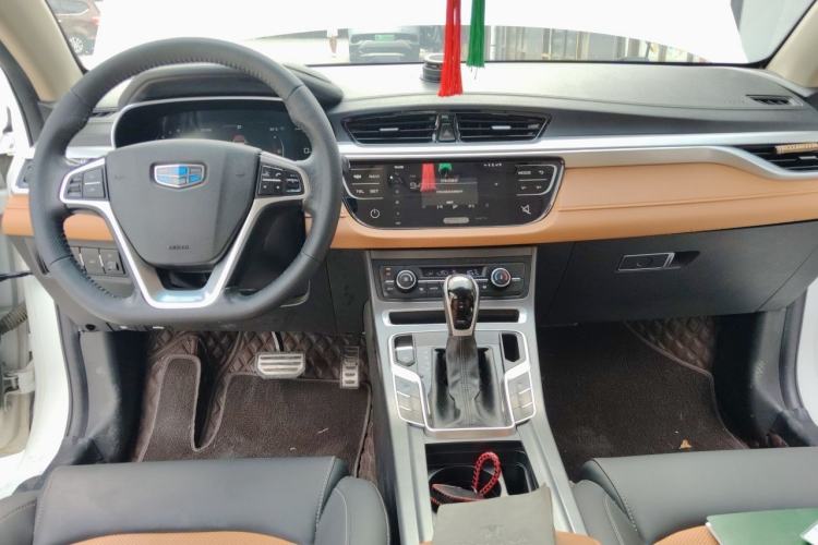 Used Geely Auto Vision S1 2018 1.4T CVT FENGXING Model Center Console