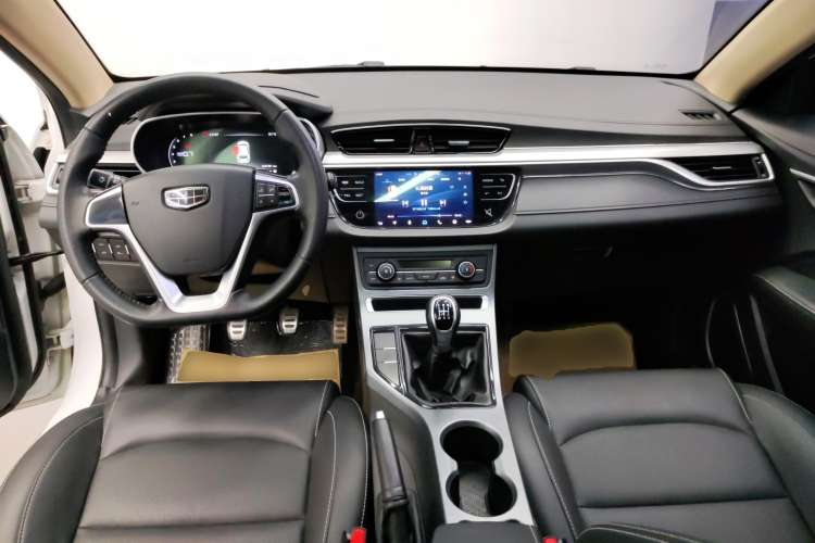 Used Geely Auto Vision S1 2018 1.5L Manual FENGXING Model Center Console