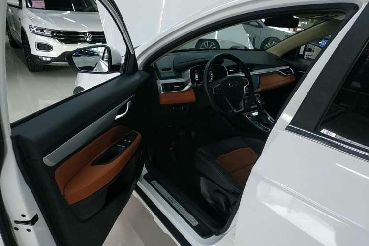 Used Geely Auto Vision S1 2018 1.5L CVT FENGXING Model Driver Seat